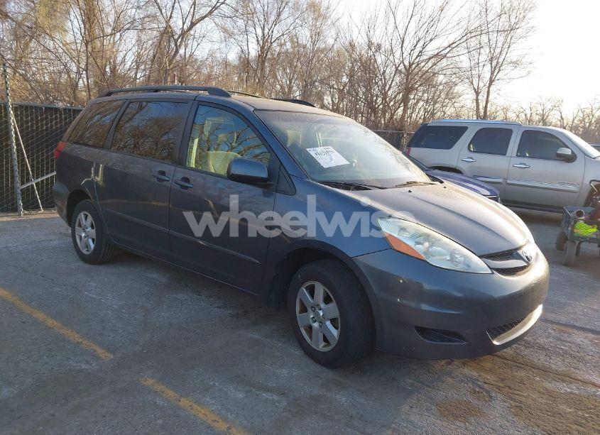 2006 Toyota Sienna XLE (VIN 5TDZA22C86S464196) main photo