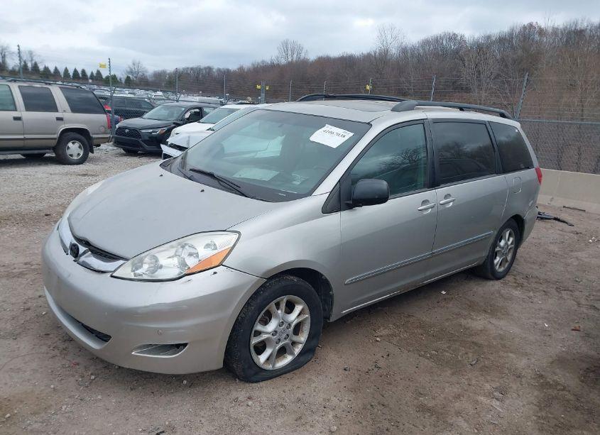 Photo 2 of 2006 Toyota Sienna XLE LIMITED (VIN 5TDZA22C86S562449)