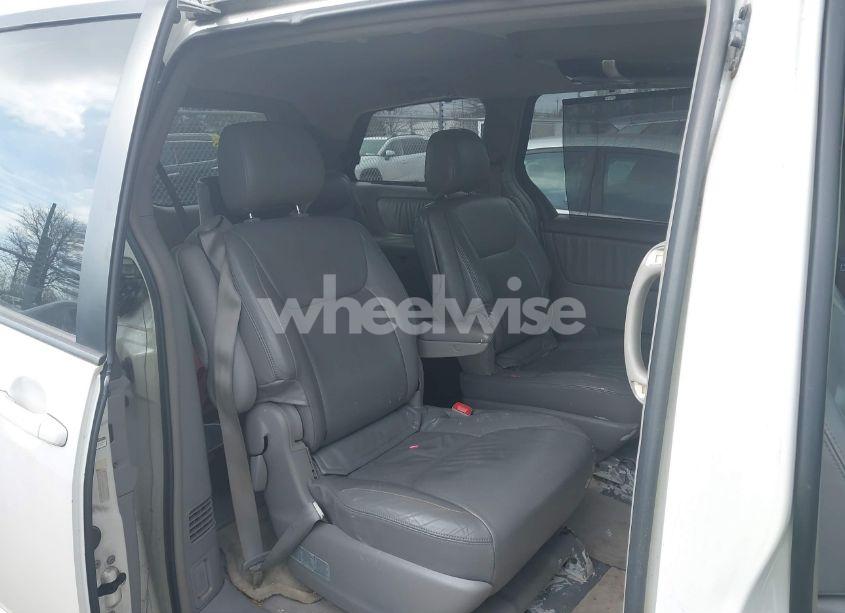 Photo 8 of 2004 Toyota Sienna XLE LIMITED (VIN 5TDZA22C94S056044)
