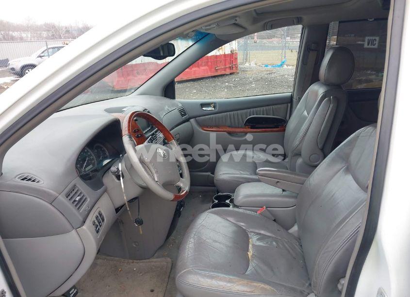 Photo 5 of 2004 Toyota Sienna XLE LIMITED (VIN 5TDZA22C94S103248)