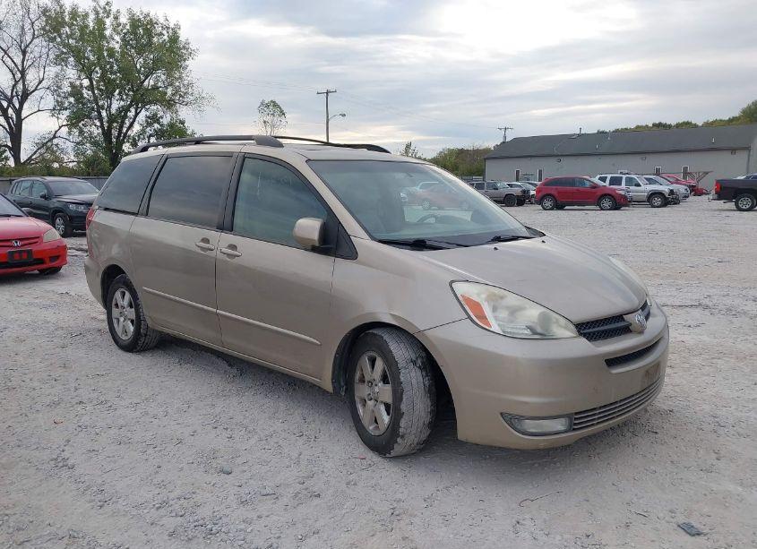 2004 Toyota Sienna XLE (VIN 5TDZA22C94S172537) main photo