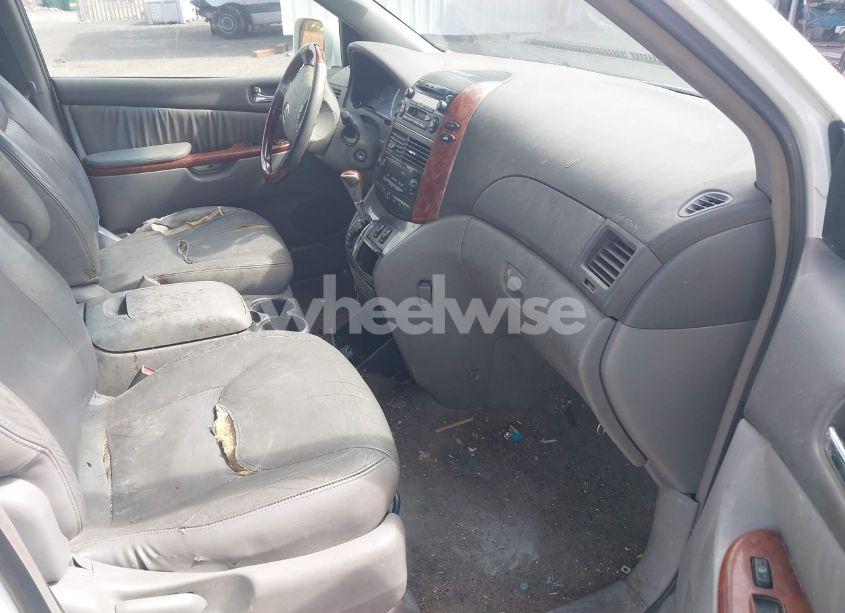 Photo 5 of 2004 Toyota Sienna XLE LIMITED (VIN 5TDZA22C94S172859)