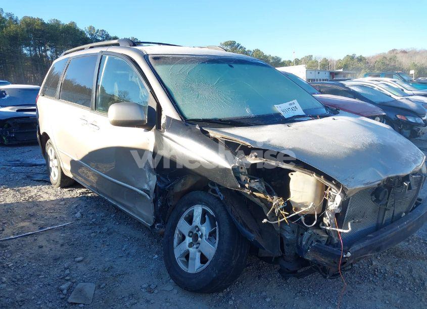 2004 Toyota Sienna XLE (VIN 5TDZA22C94S179407) main photo