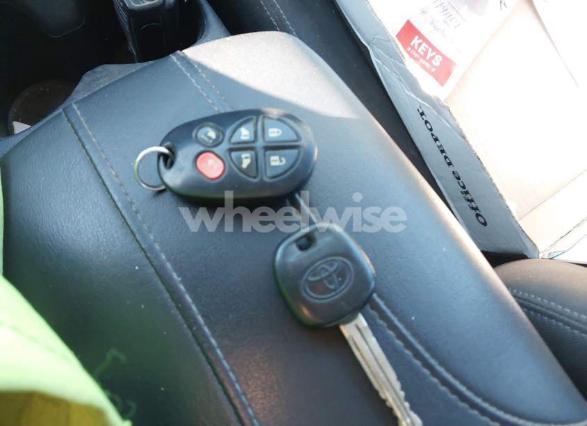 Photo 11 of 2004 Toyota Sienna XLE (VIN 5TDZA22C94S179407)