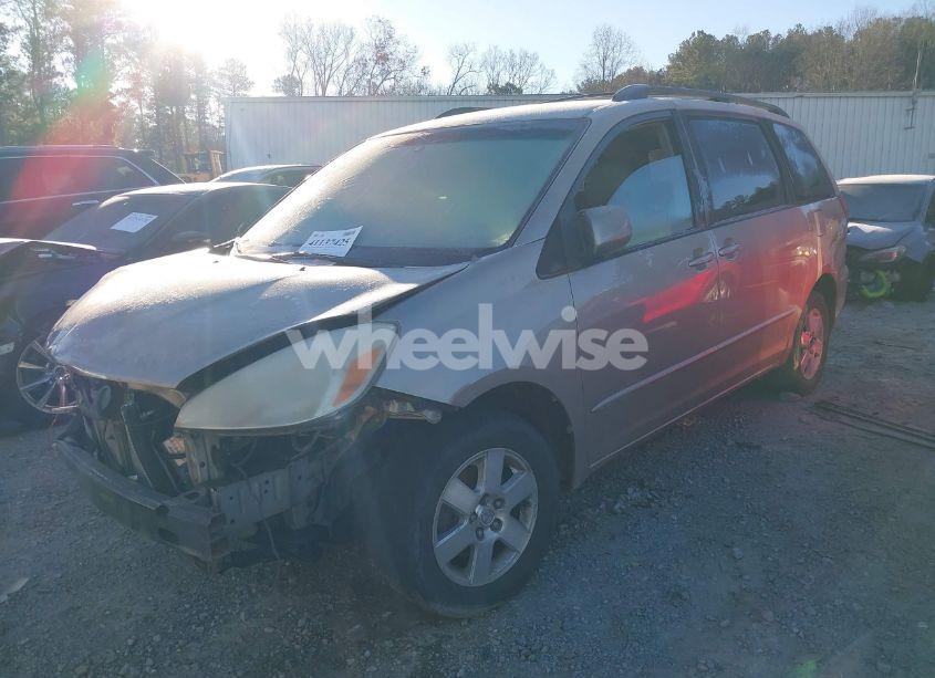 Photo 2 of 2004 Toyota Sienna XLE (VIN 5TDZA22C94S179407)