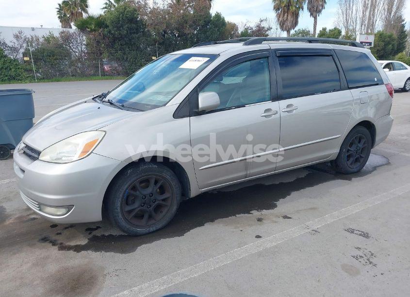 Photo 2 of 2005 Toyota Sienna XLE (VIN 5TDZA22C95S221592)