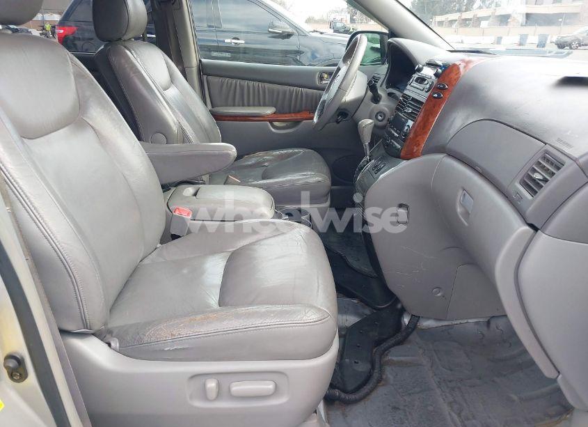 Photo 5 of 2005 Toyota Sienna XLE (VIN 5TDZA22C95S221592)