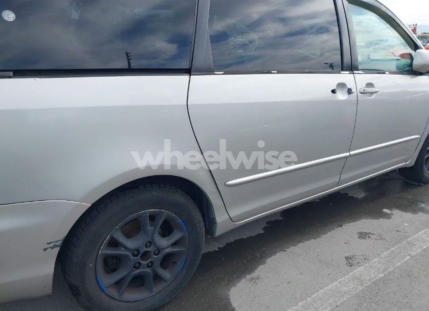 Photo 6 of 2005 Toyota Sienna XLE (VIN 5TDZA22C95S221592)