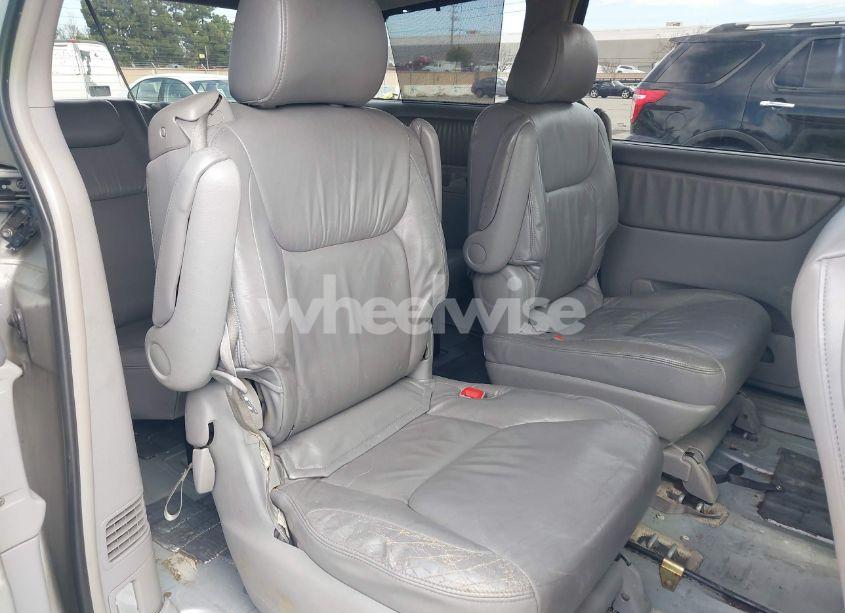 Photo 8 of 2005 Toyota Sienna XLE (VIN 5TDZA22C95S221592)