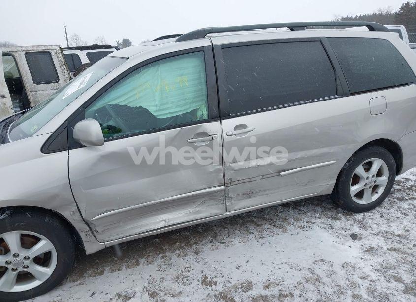 Photo 6 of 2005 Toyota Sienna XLE (VIN 5TDZA22C95S305055)