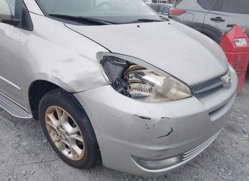 Photo 6 of 2005 Toyota Sienna XLE (VIN 5TDZA22C95S329971)