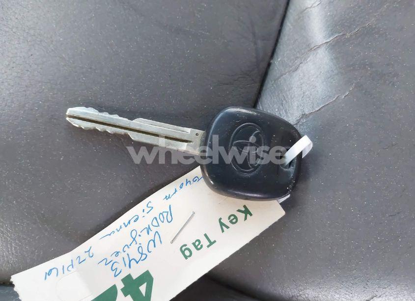 Photo 11 of 2005 Toyota Sienna XLE (VIN 5TDZA22C95S341201)