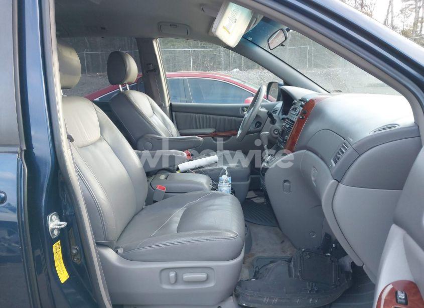 Photo 5 of 2005 Toyota Sienna XLE (VIN 5TDZA22C95S341201)