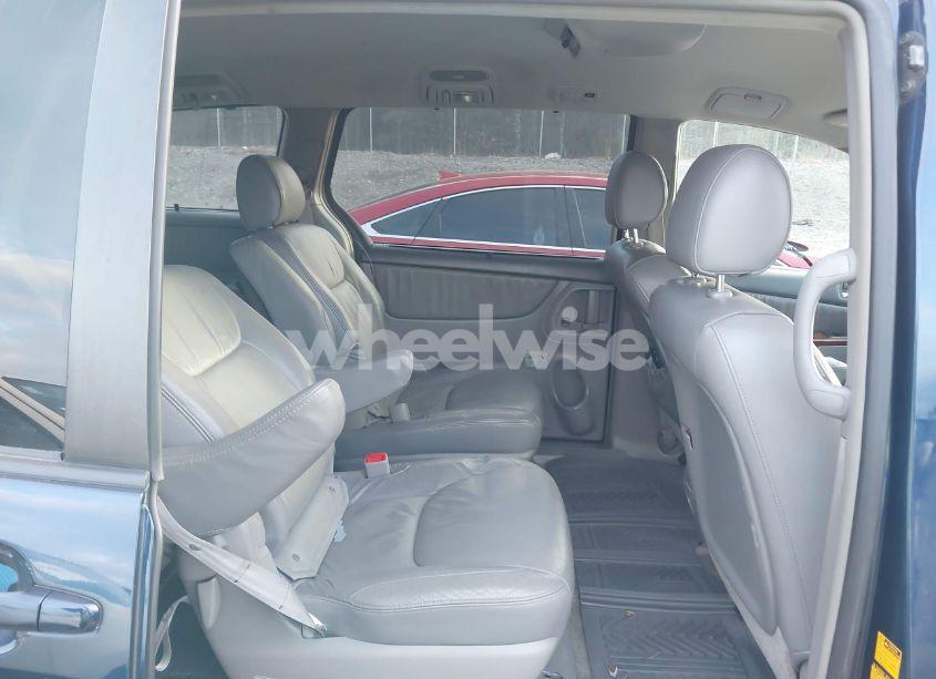 Photo 8 of 2005 Toyota Sienna XLE (VIN 5TDZA22C95S341201)