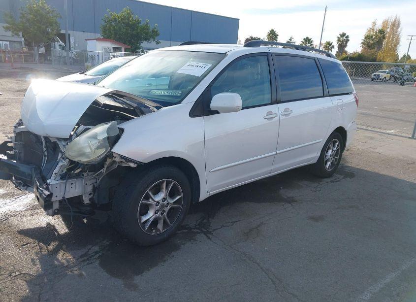 Photo 2 of 2005 Toyota Sienna XLE (VIN 5TDZA22C95S376059)