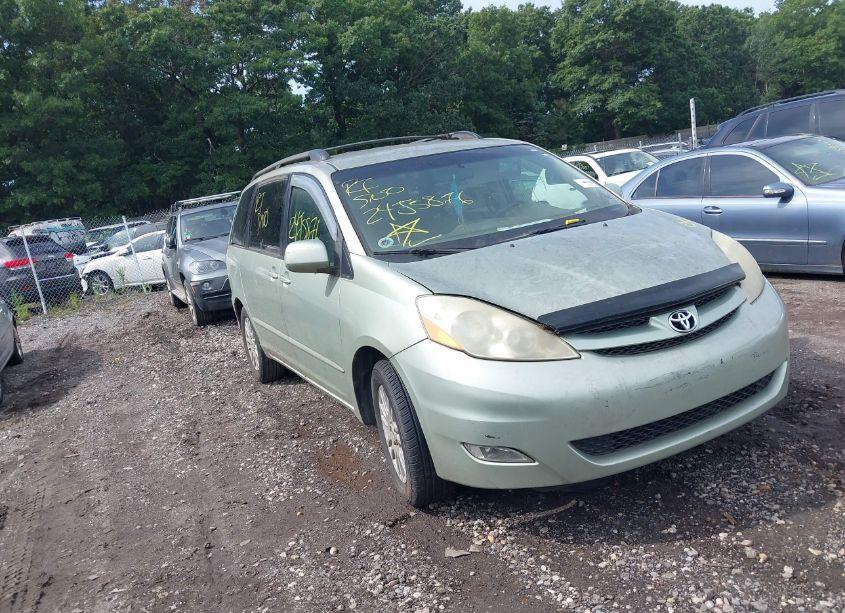 2006 Toyota Sienna XLE (VIN 5TDZA22C96S432776) main photo