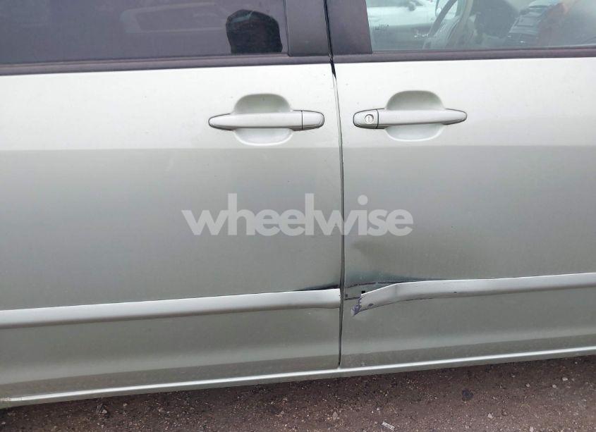 Photo 12 of 2006 Toyota Sienna XLE (VIN 5TDZA22C96S486997)