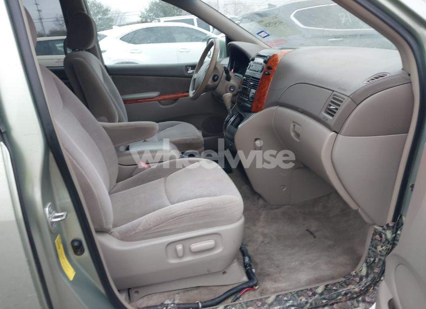 Photo 5 of 2006 Toyota Sienna XLE (VIN 5TDZA22C96S486997)