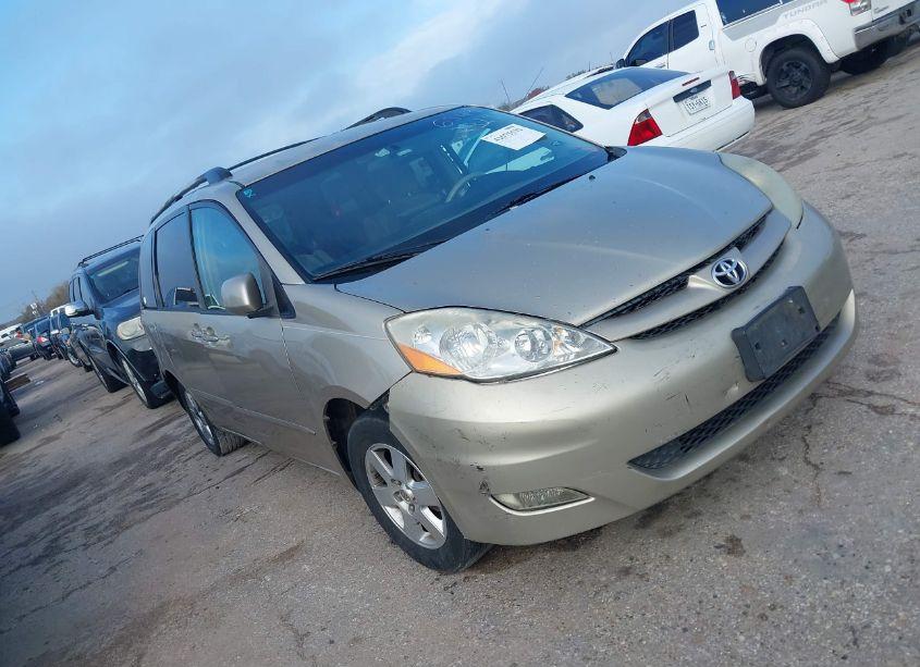2006 Toyota Sienna XLE (VIN 5TDZA22C96S492329) main photo