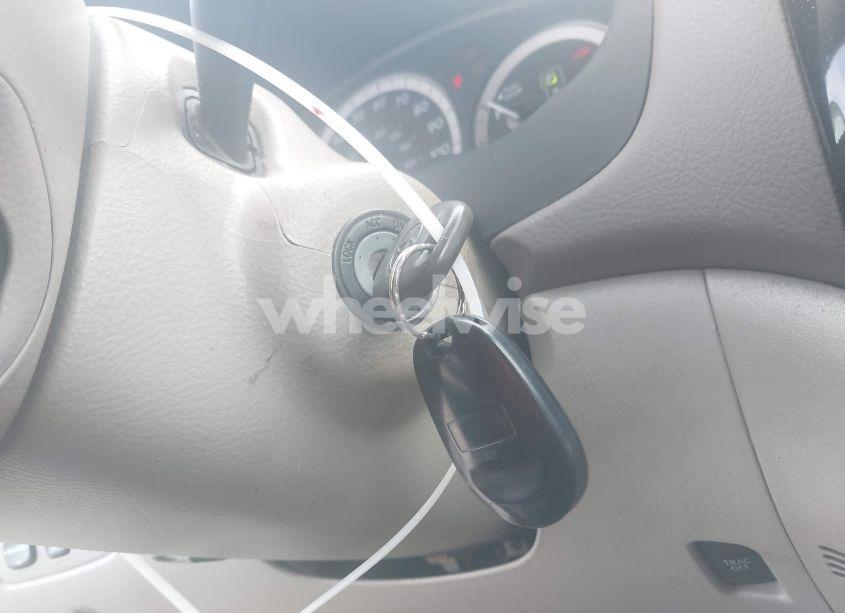 Photo 11 of 2004 Toyota Sienna XLE LIMITED (VIN 5TDZA22CX4S025529)