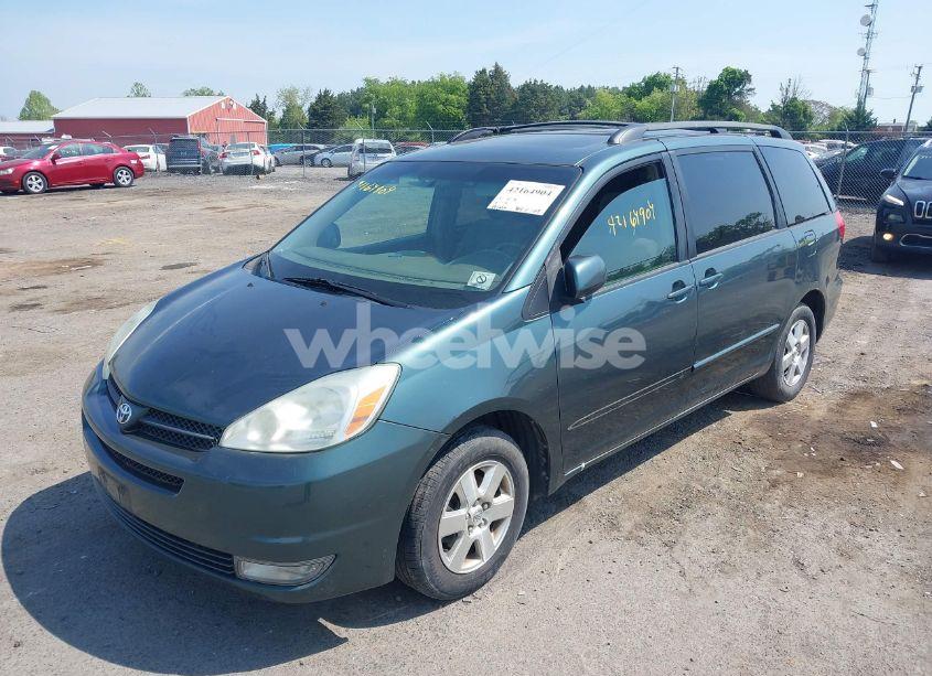 Photo 2 of 2004 Toyota Sienna XLE (VIN 5TDZA22CX4S043514)