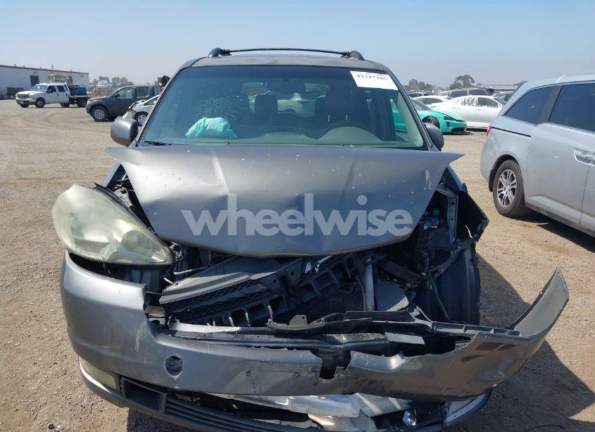 Photo 12 of 2004 Toyota Sienna XLE LIMITED (VIN 5TDZA22CX4S089232)