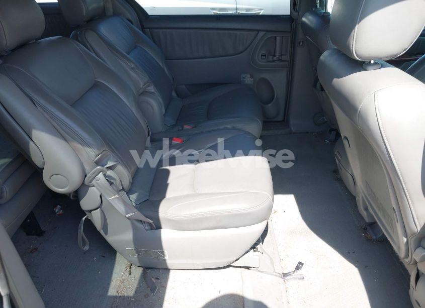 Photo 8 of 2004 Toyota Sienna XLE LIMITED (VIN 5TDZA22CX4S089232)