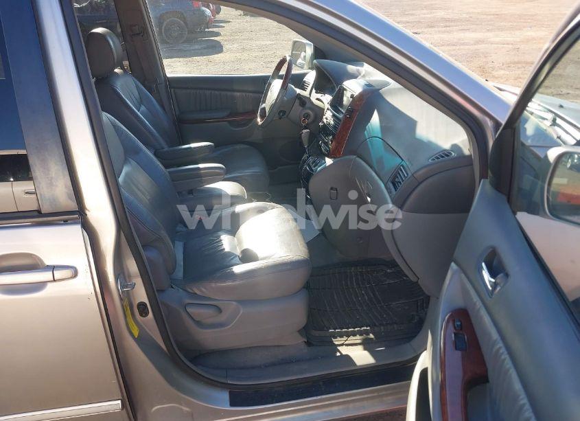 Photo 5 of 2004 Toyota Sienna XLE LIMITED (VIN 5TDZA22CX4S184986)