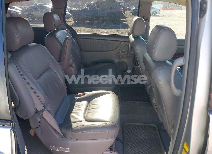 Photo 8 of 2004 Toyota Sienna XLE LIMITED (VIN 5TDZA22CX4S184986)