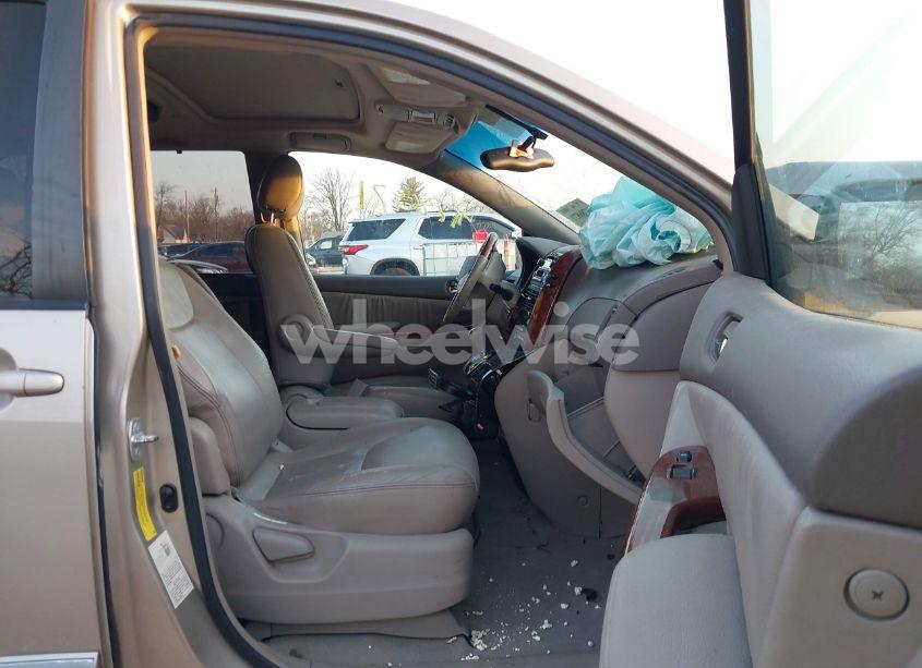 Photo 5 of 2004 Toyota Sienna XLE LIMITED (VIN 5TDZA22CX4S192411)