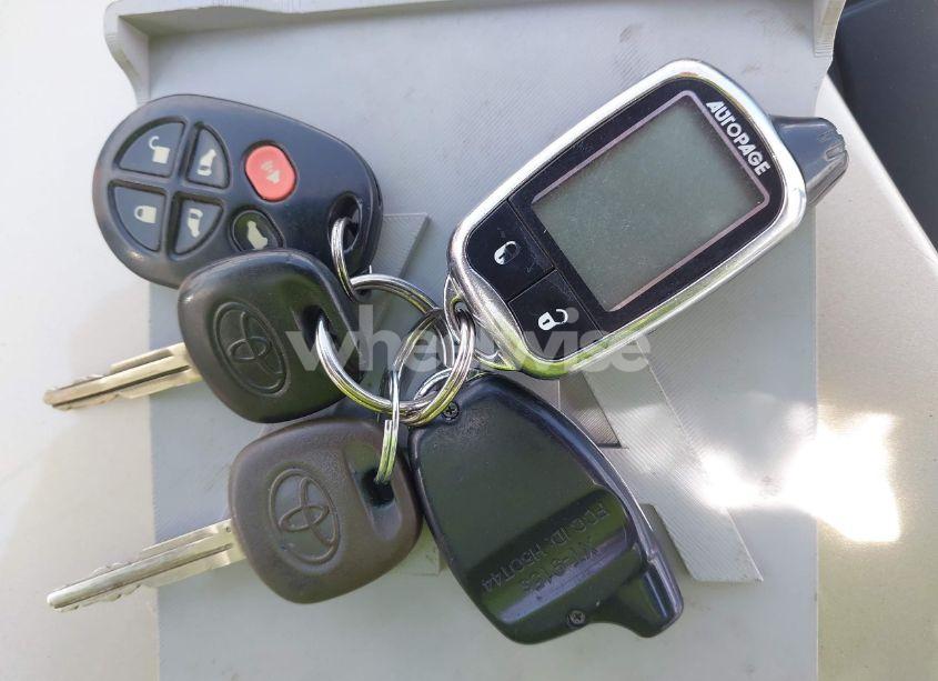 Photo 11 of 2004 Toyota Sienna XLE LIMITED (VIN 5TDZA22CX4S213550)