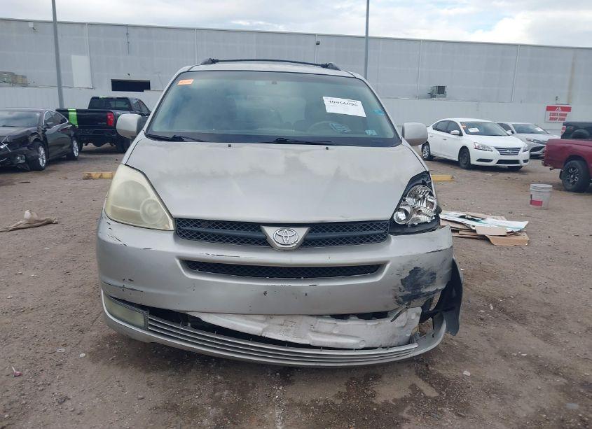 Photo 12 of 2005 Toyota Sienna XLE (VIN 5TDZA22CX5S229992)