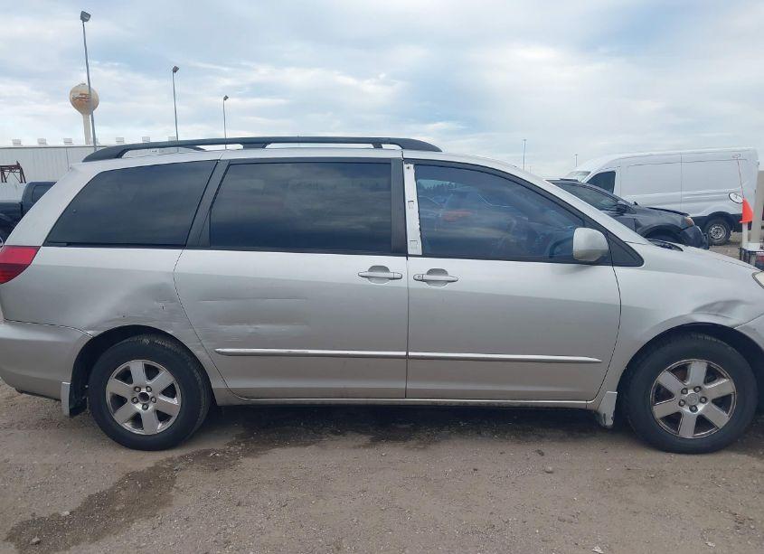 Photo 13 of 2005 Toyota Sienna XLE (VIN 5TDZA22CX5S229992)