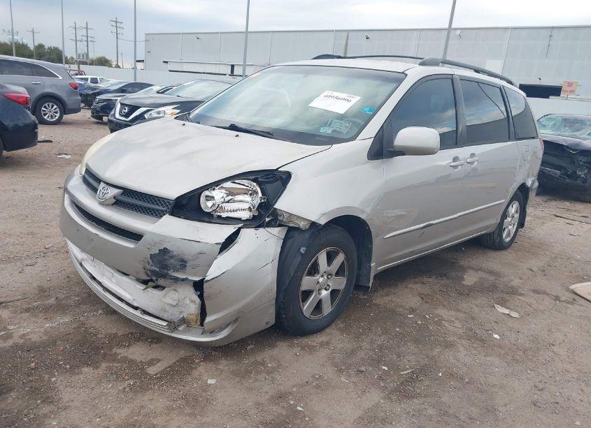 Photo 2 of 2005 Toyota Sienna XLE (VIN 5TDZA22CX5S229992)