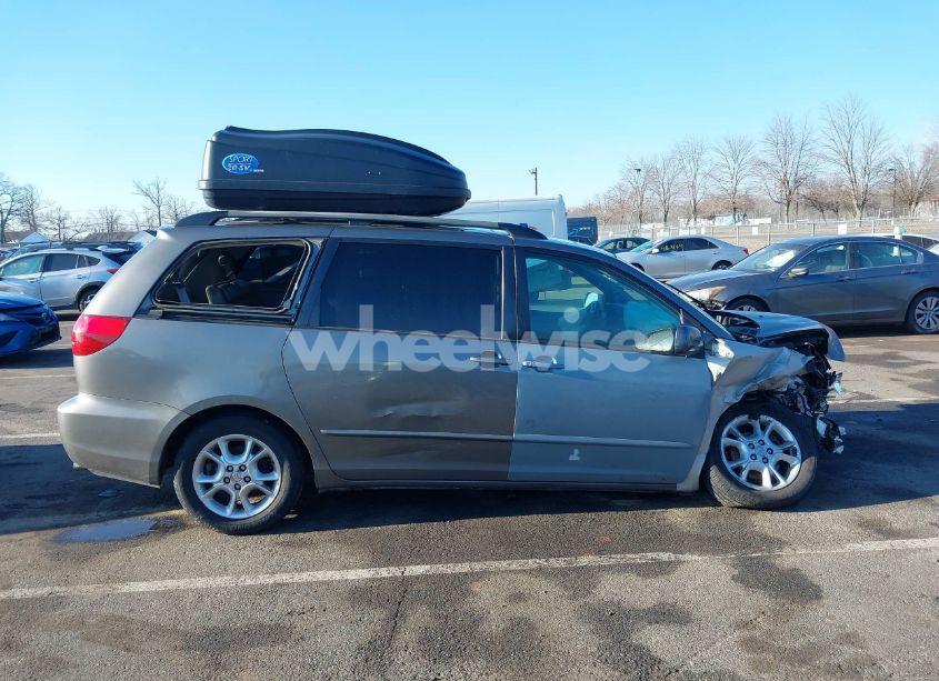 Photo 13 of 2005 Toyota Sienna XLE/XLE LIMITED (VIN 5TDZA22CX5S284040)