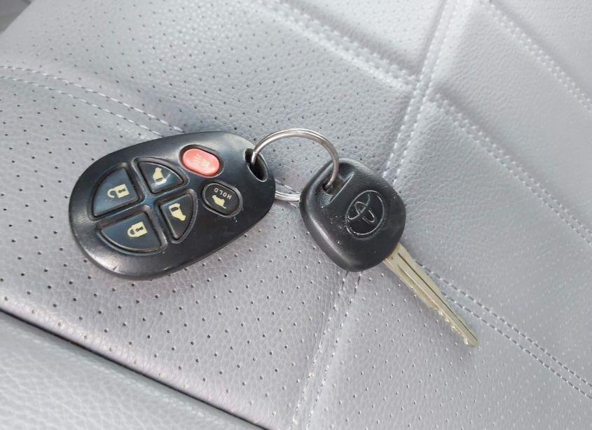 Photo 11 of 2005 Toyota Sienna XLE (VIN 5TDZA22CX5S289531)