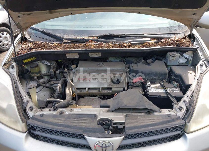 Photo 10 of 2005 Toyota Sienna XLE (VIN 5TDZA22CX5S309972)