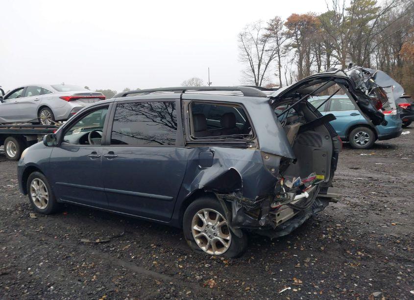 Photo 3 of 2006 Toyota Sienna XLE (VIN 5TDZA22CX6S436111)