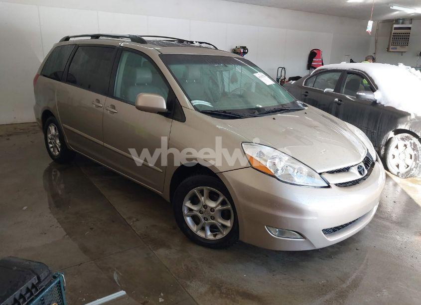 2006 Toyota Sienna XLE (VIN 5TDZA22CX6S528254) main photo