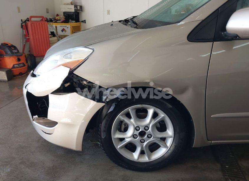 Photo 18 of 2006 Toyota Sienna XLE (VIN 5TDZA22CX6S528254)