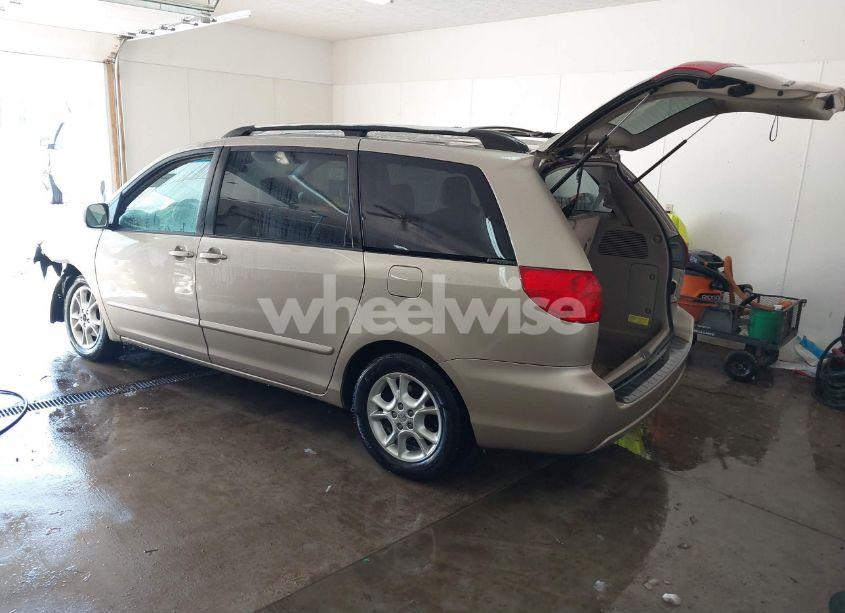 Photo 3 of 2006 Toyota Sienna XLE (VIN 5TDZA22CX6S528254)