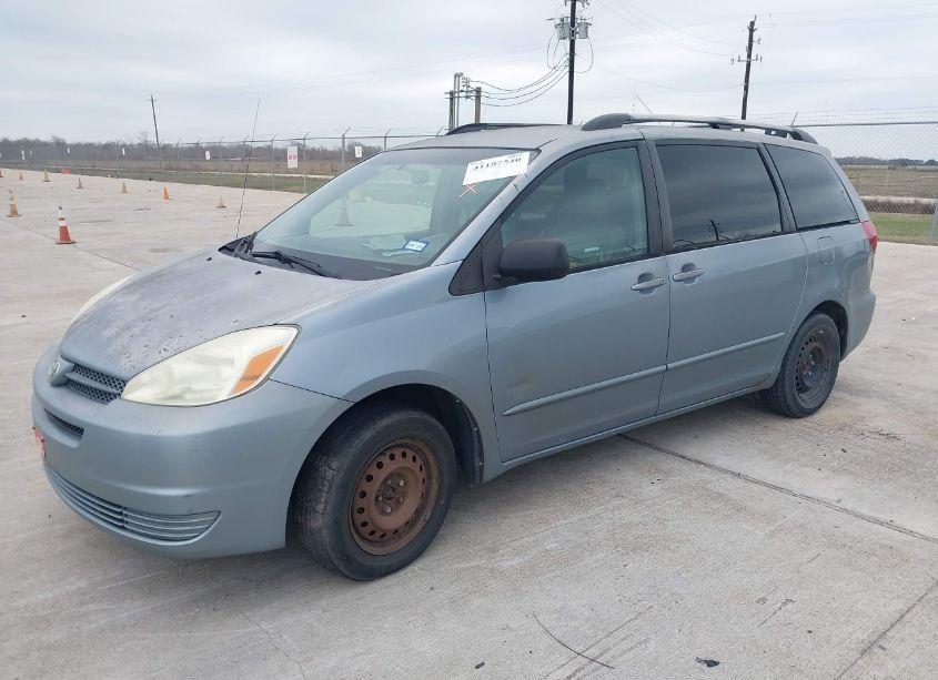 Photo 2 of 2004 Toyota Sienna LE (VIN 5TDZA23C04S030995)