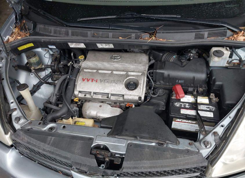 Photo 10 of 2004 Toyota Sienna LE (VIN 5TDZA23C04S038451)