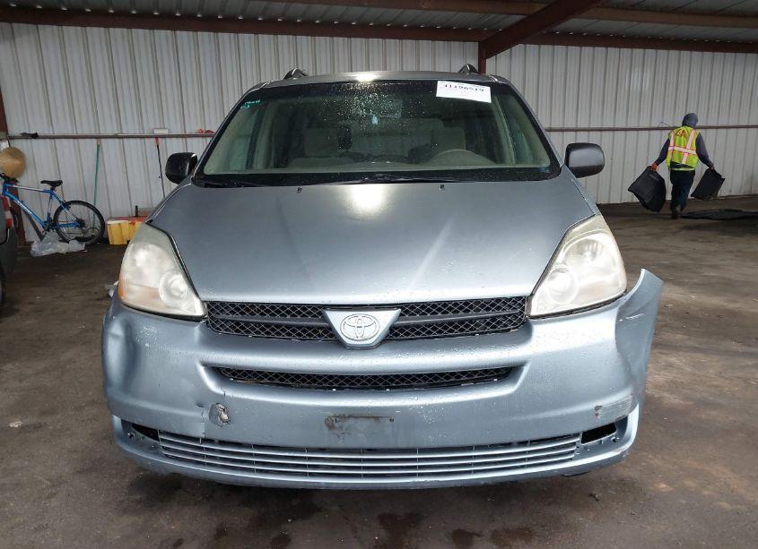 Photo 12 of 2004 Toyota Sienna LE (VIN 5TDZA23C04S038451)