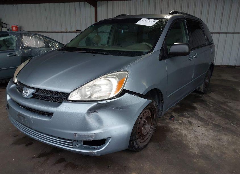 Photo 2 of 2004 Toyota Sienna LE (VIN 5TDZA23C04S038451)
