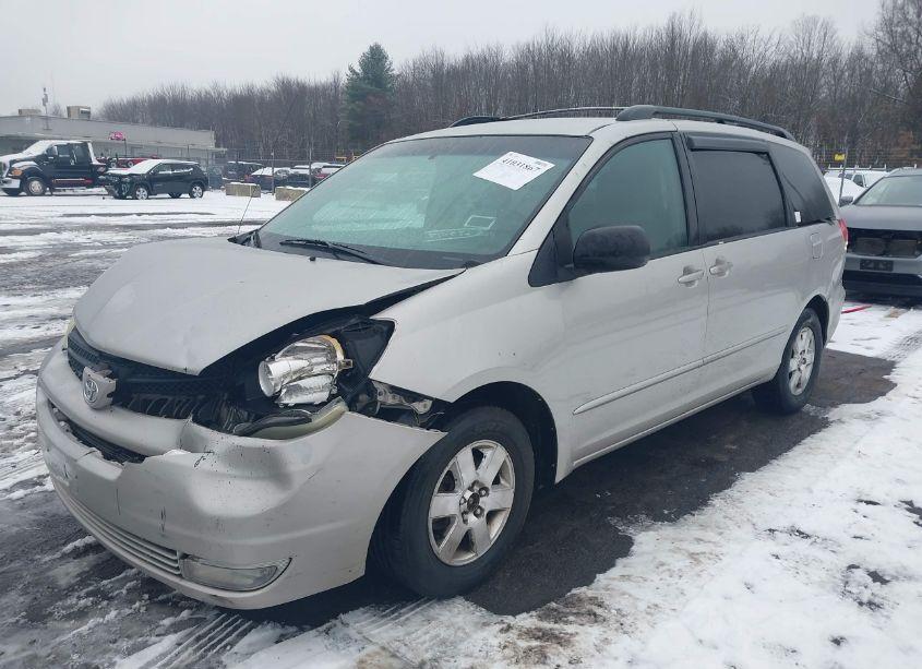 Photo 2 of 2004 Toyota Sienna LE (VIN 5TDZA23C04S105548)