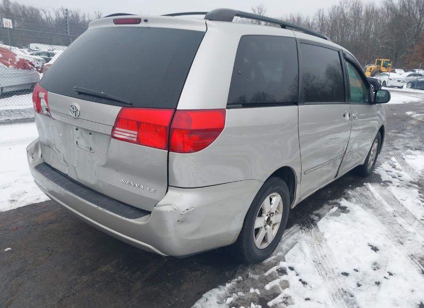 Photo 4 of 2004 Toyota Sienna LE (VIN 5TDZA23C04S105548)
