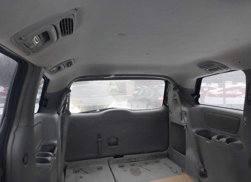 Photo 8 of 2004 Toyota Sienna LE (VIN 5TDZA23C04S105548)
