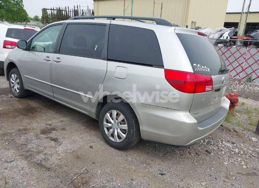 Photo 3 of 2004 Toyota Sienna LE (VIN 5TDZA23C04S105873)