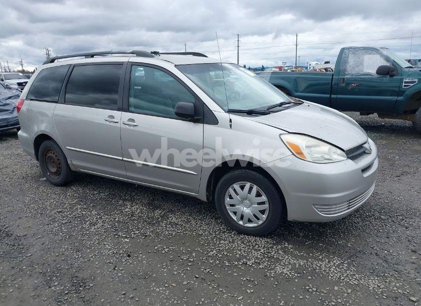 2004 Toyota Sienna LE (VIN 5TDZA23C04S113469) main photo